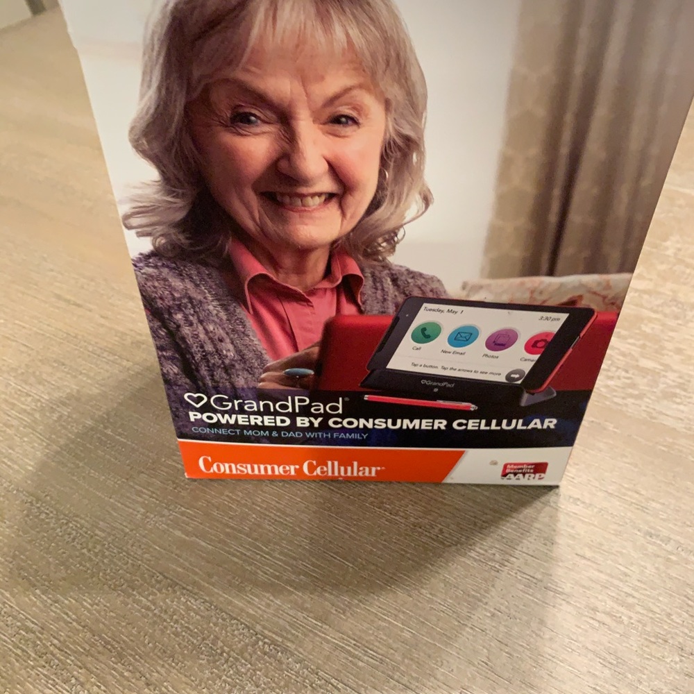 Grand Pad Tablet with stylus and Cradle